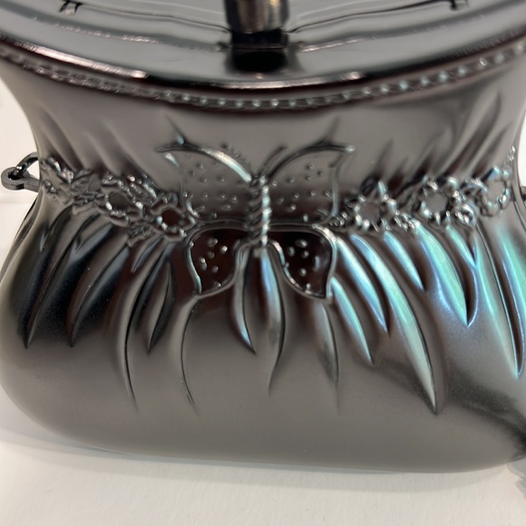 Small metal clutch with butterflies - Picture 3 of 7